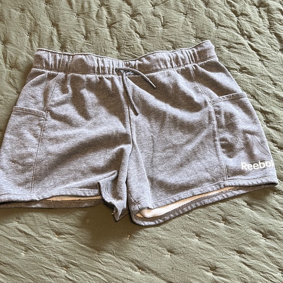 Reebok terry cloth Short. L - Picture 1 of 1
